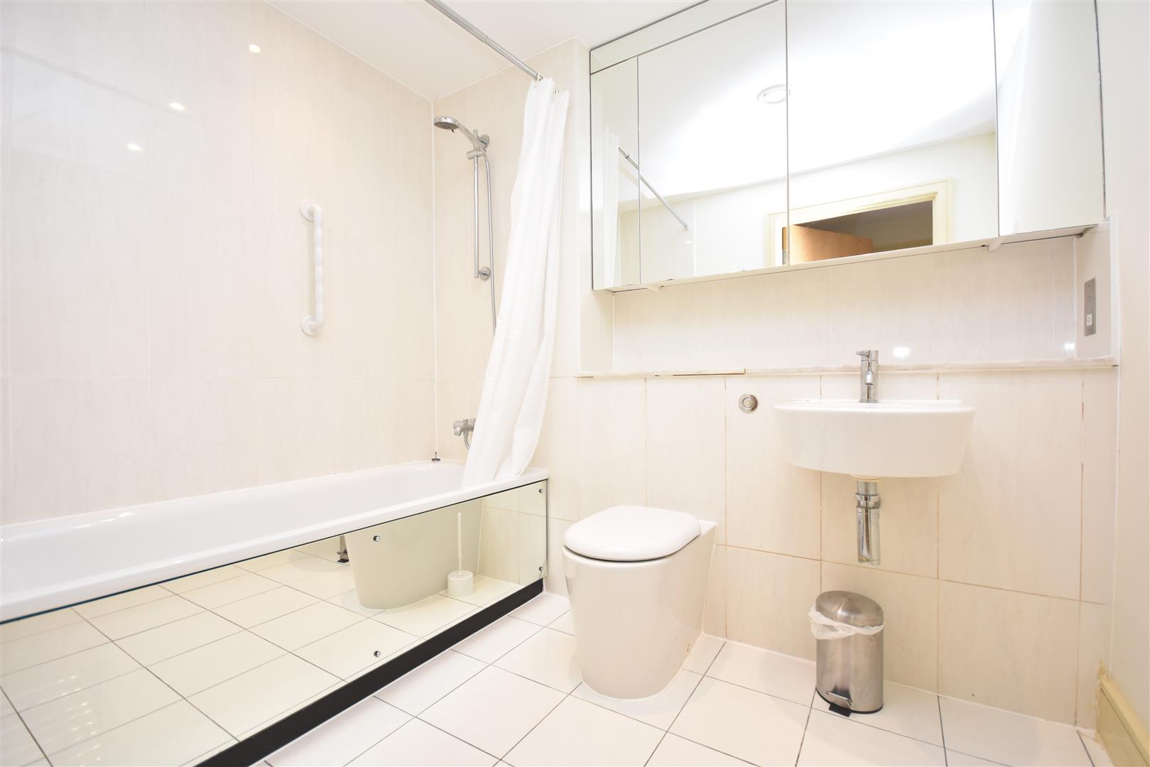 322 Woodlands, Sully, Vale of Glamorgan, CF64 5QF